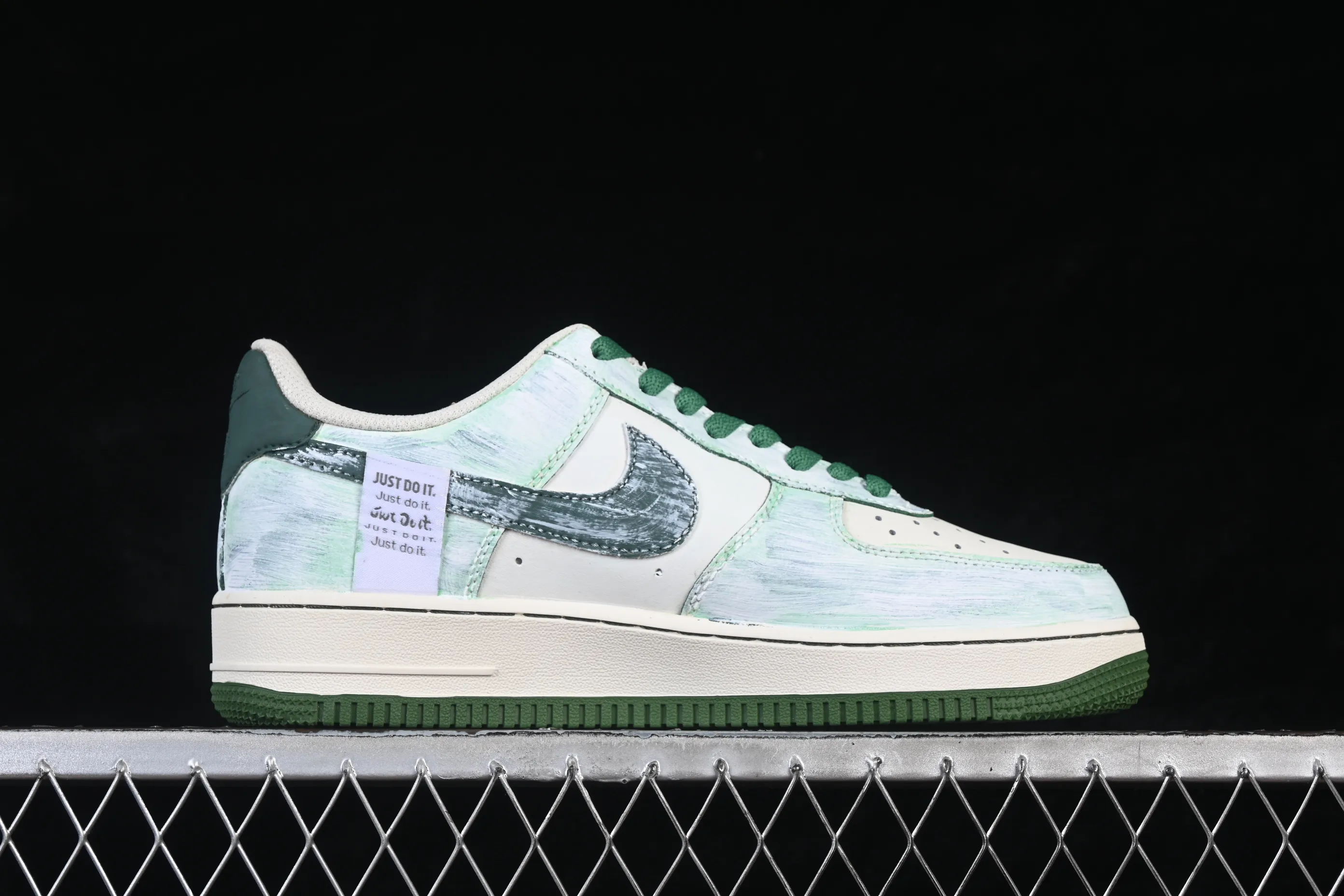 All categories Nk Air Force 1 Air Force series Nk Air Force 1 Low Air Force low-top Nike Air Force 1'07 Low "Bamboo In Ink Wash" Hand-painted graffiti Green bamboo ink rhyme Air Force 1 low-top casual sneakers FB1839-123